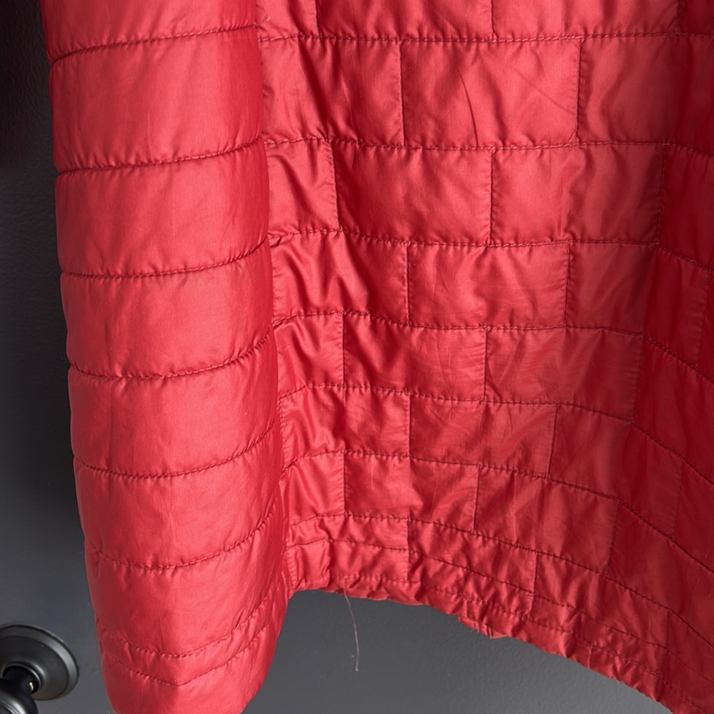 Patagonia jacket in excellent condition. Perfect for any occasion. - Picture 10 of 14
